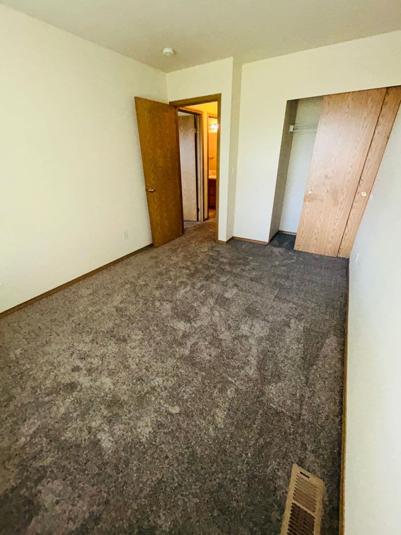 BALLOU ESTATES 19 of 54