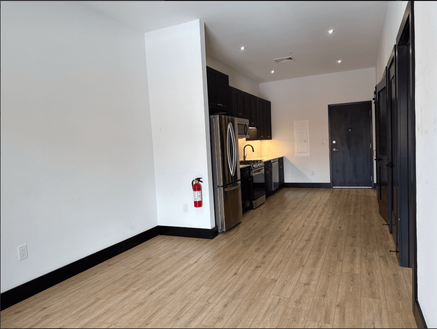 Watermark Residences 2 of 7