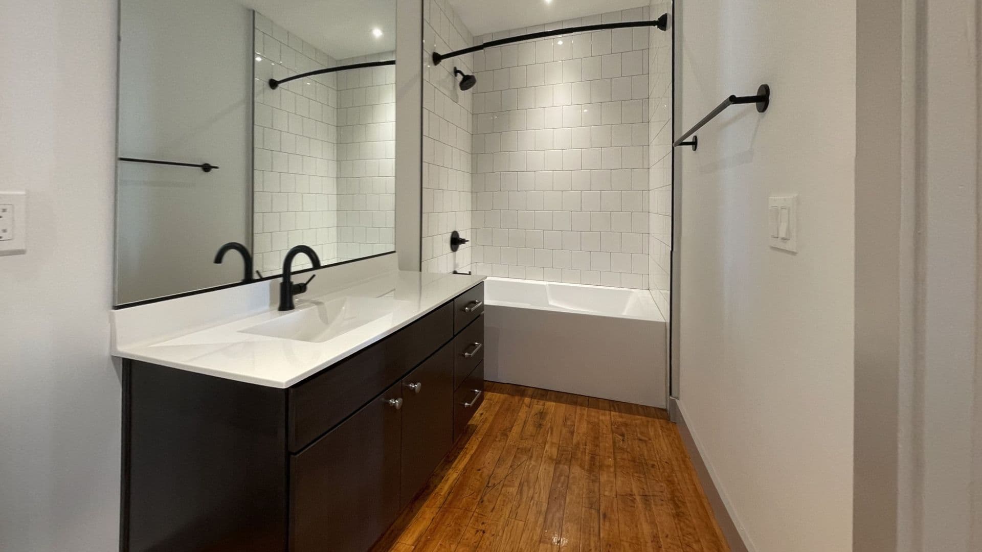 Laros Lofts - Residential 3 of 4