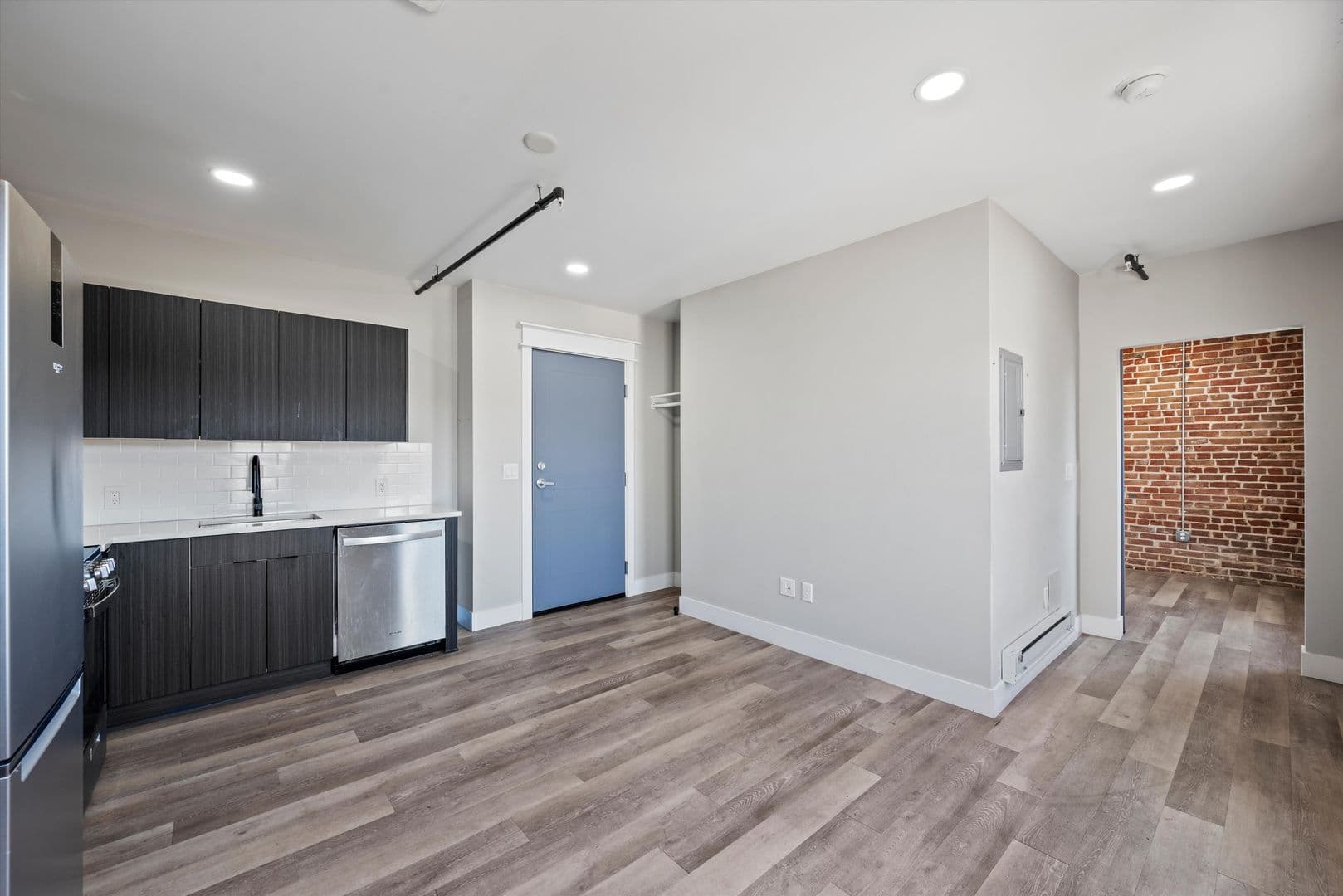 1440 N Clarkson St 8 of 14