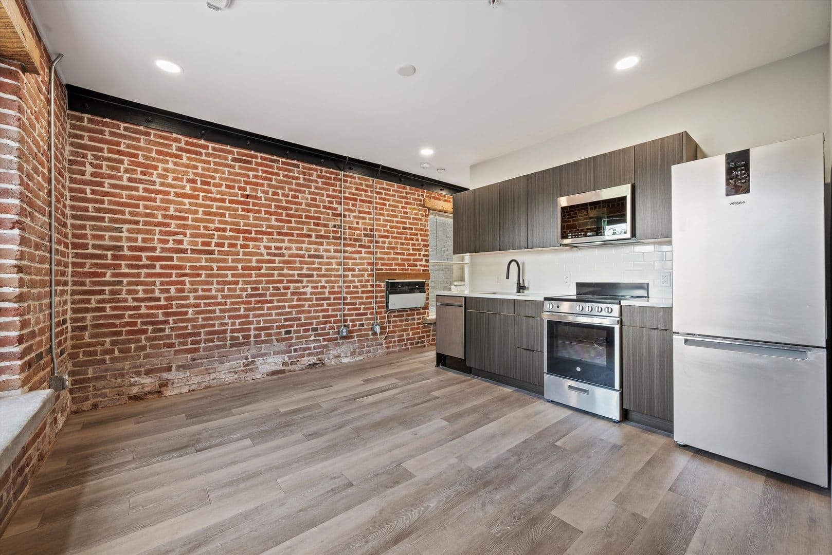 1440 N Clarkson St 4 of 15