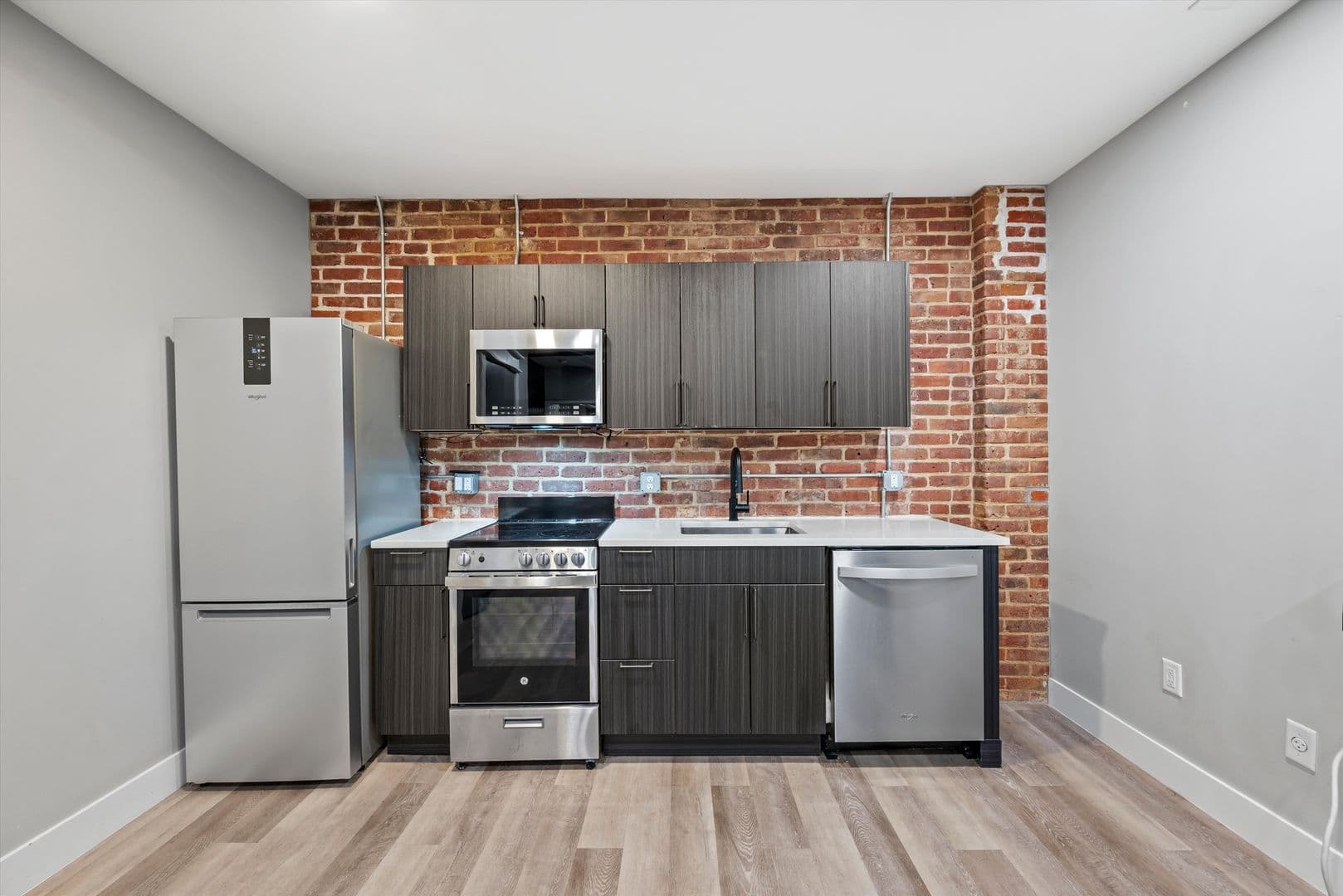 1440 N Clarkson St 9 of 16