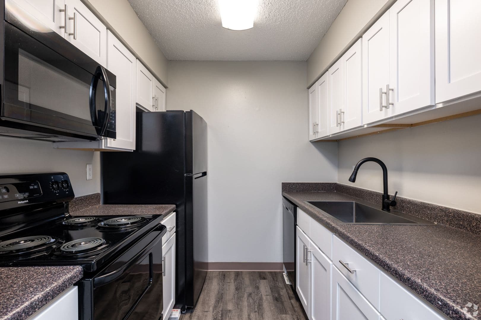 Emerald Hills Apartments 26 of 56