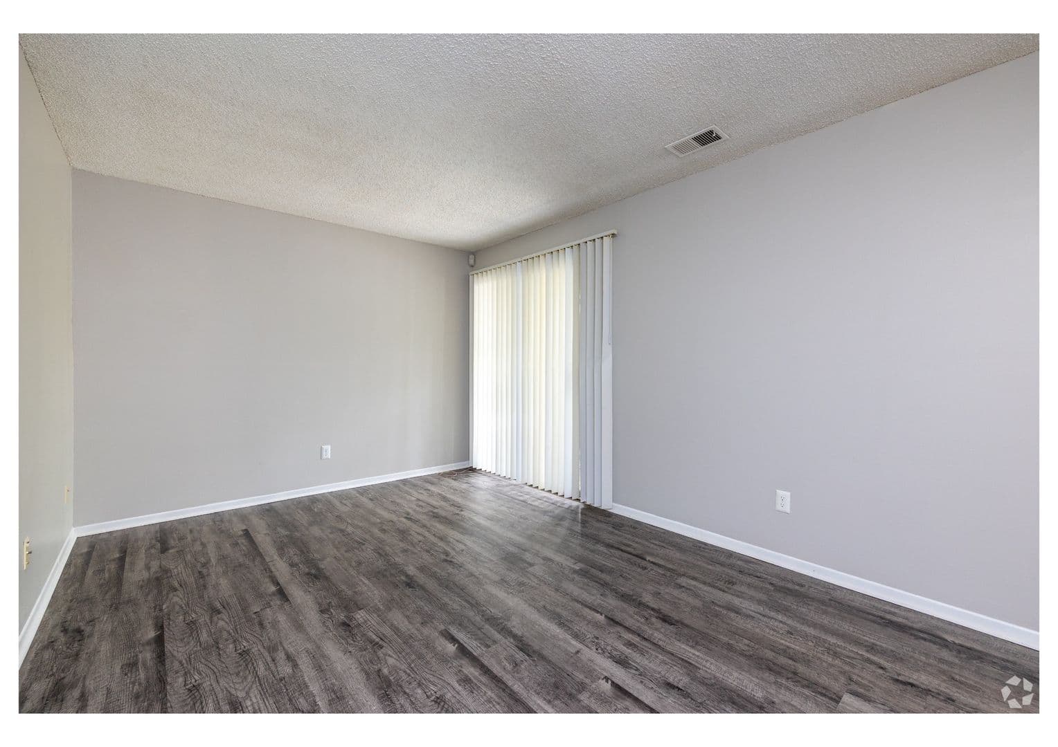 Emerald Hills Apartments 30 of 56