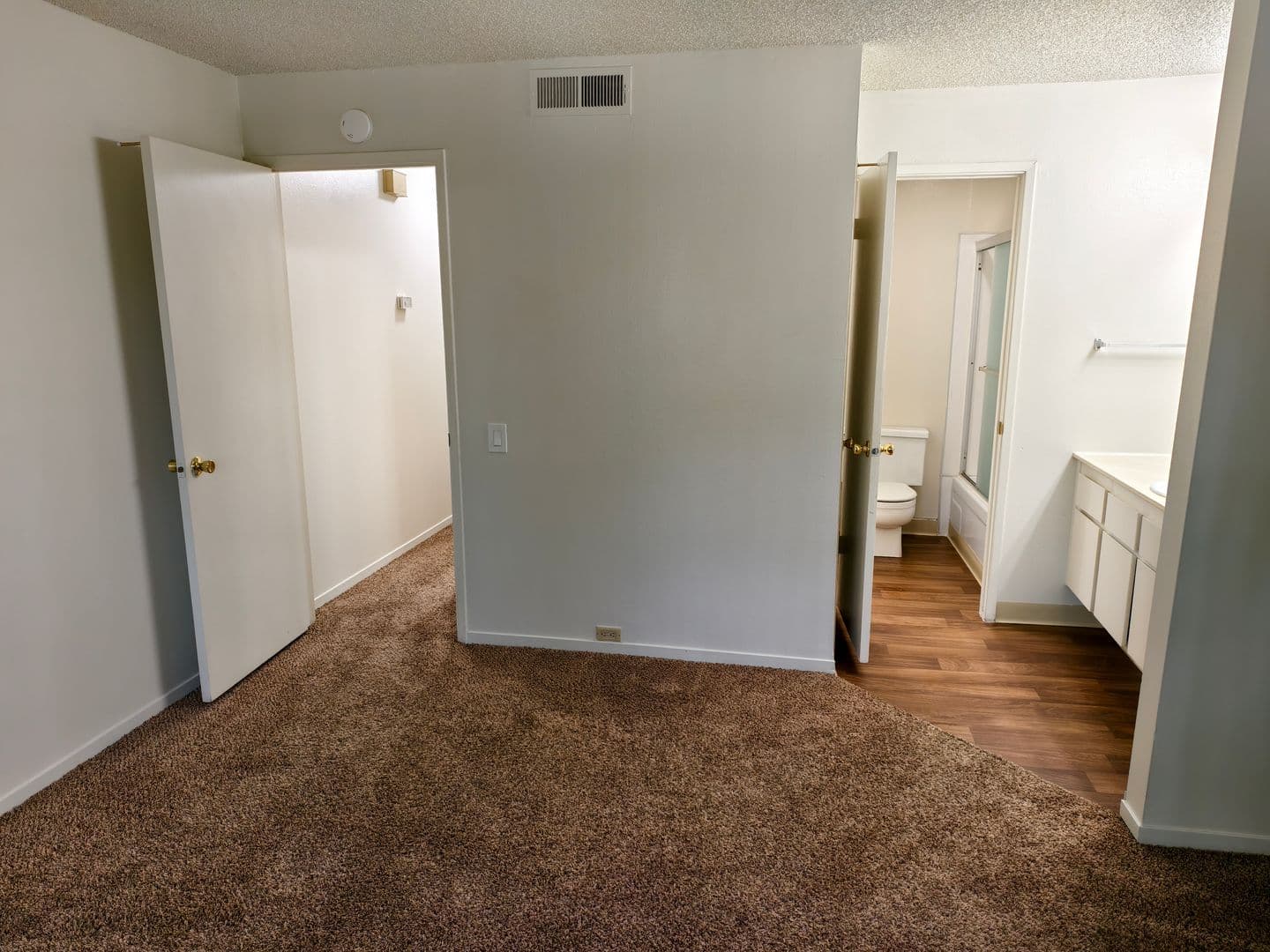 Governors Square Apartments 13 of 16