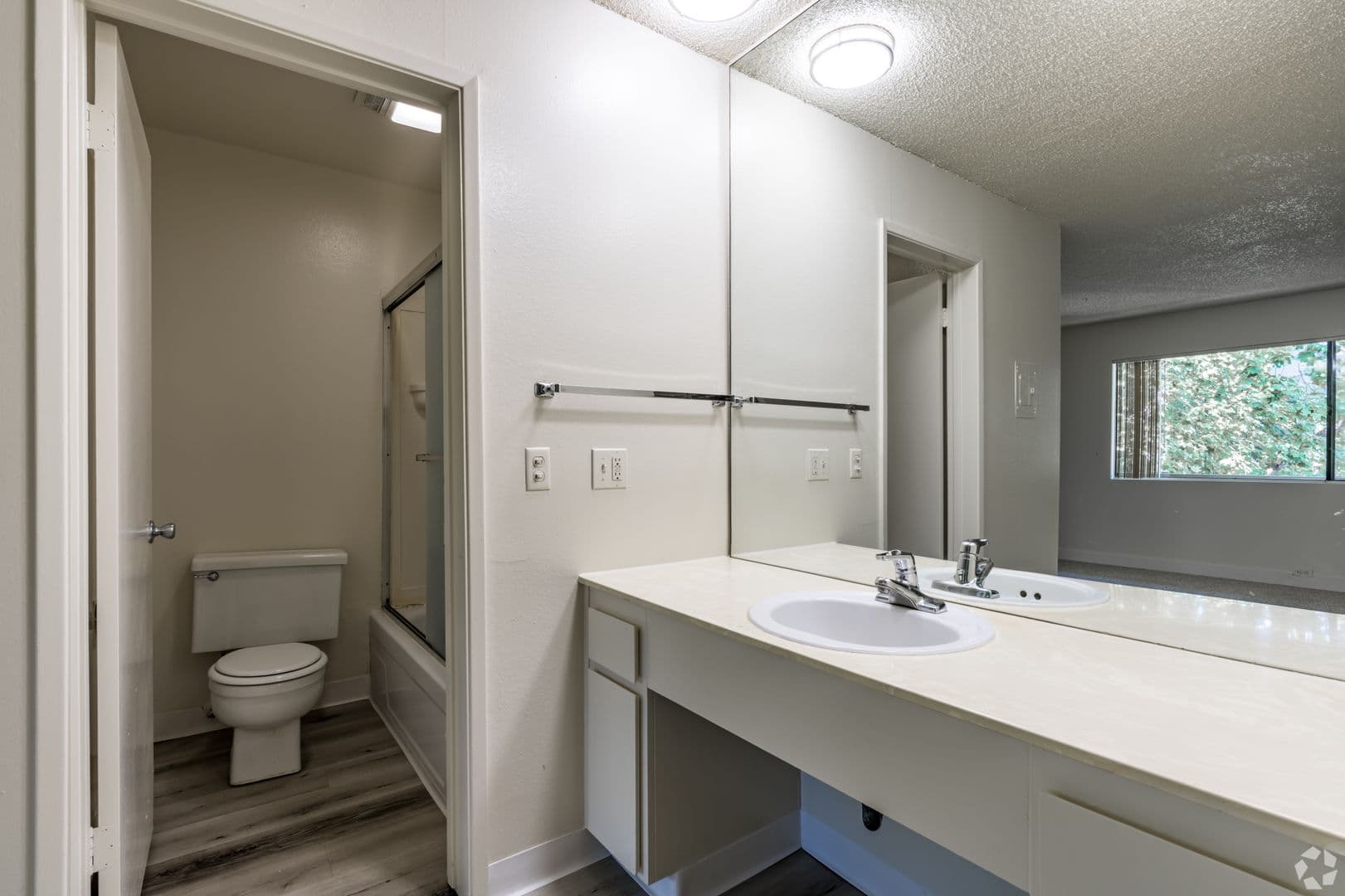 Governors Square Apartments 17 of 114