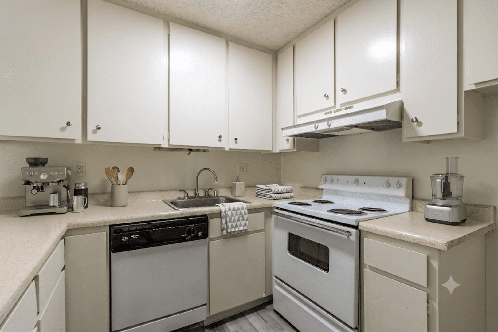 Governors Square Apartments 13 of 114