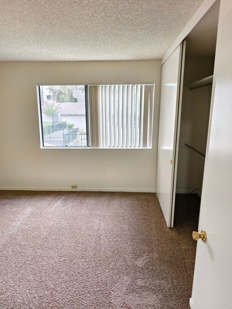 Governors Square Apartments 24 of 114
