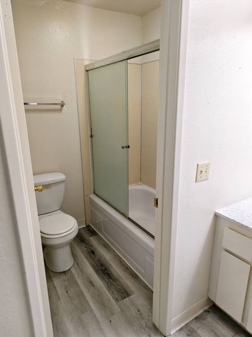 Governors Square Apartments 5 of 6