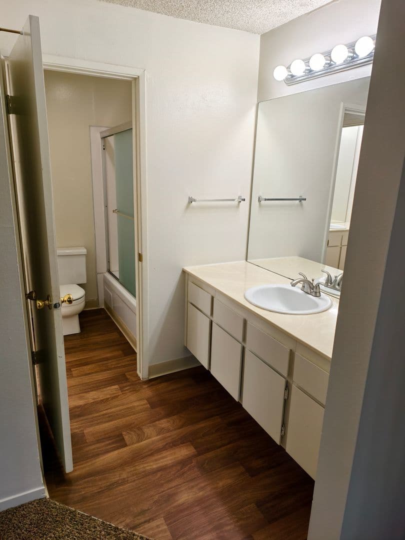 Governors Square Apartments 11 of 16