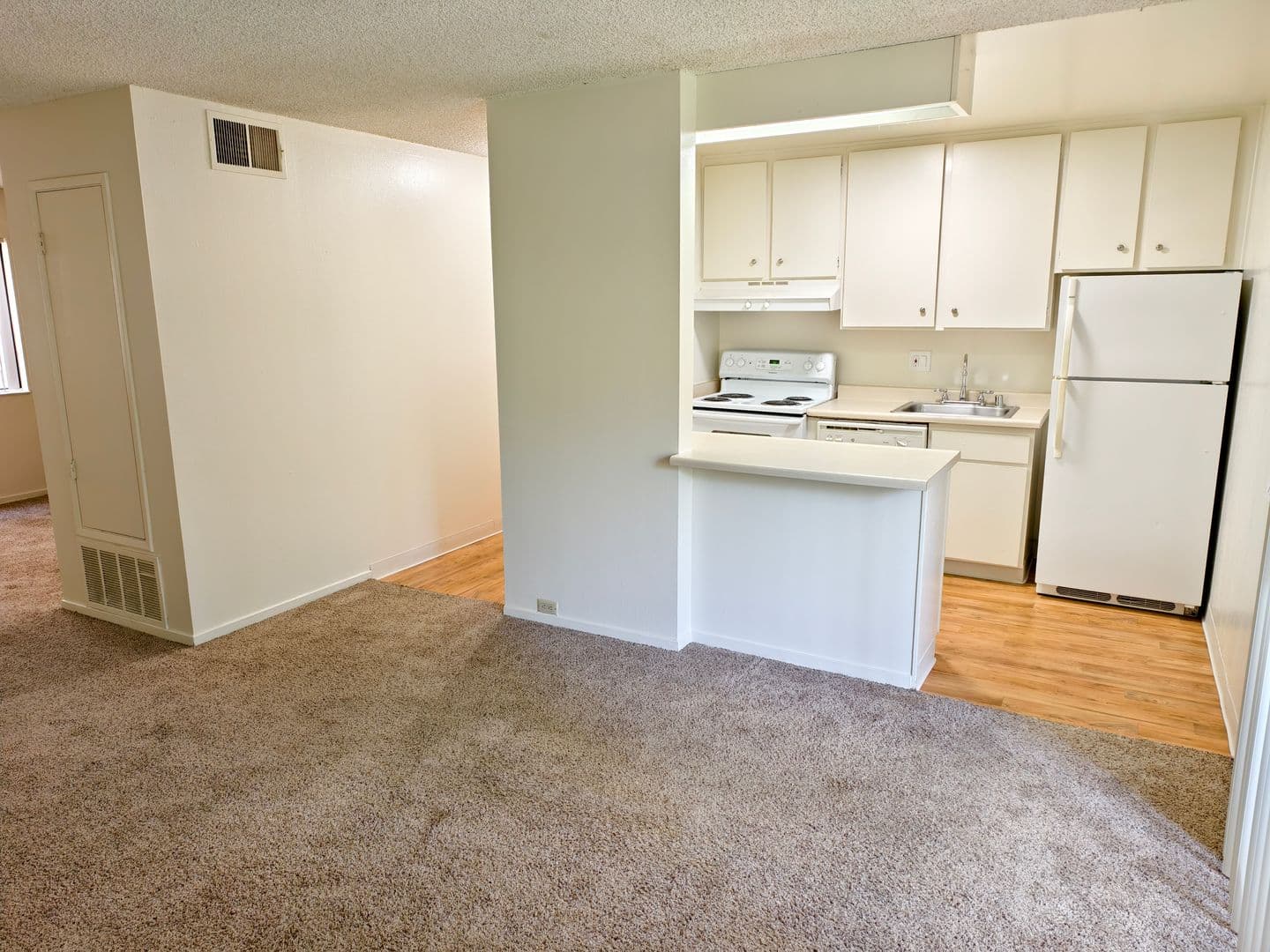 Governors Square Apartments 1 of 8
