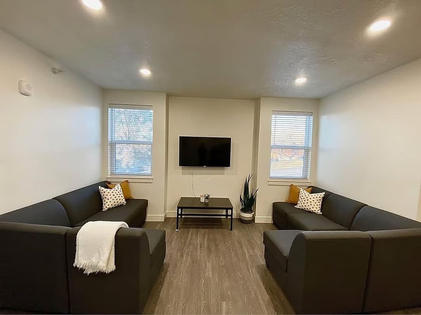 Bruno's Alpine Apartments 5 of 40