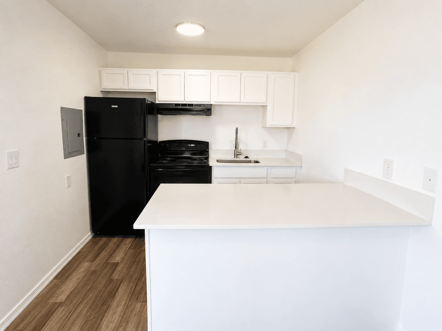 Alderview Apartments 3 of 8