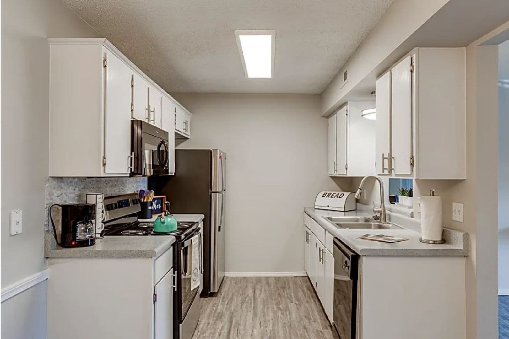 12th and Renaissance Apartments 5 of 14