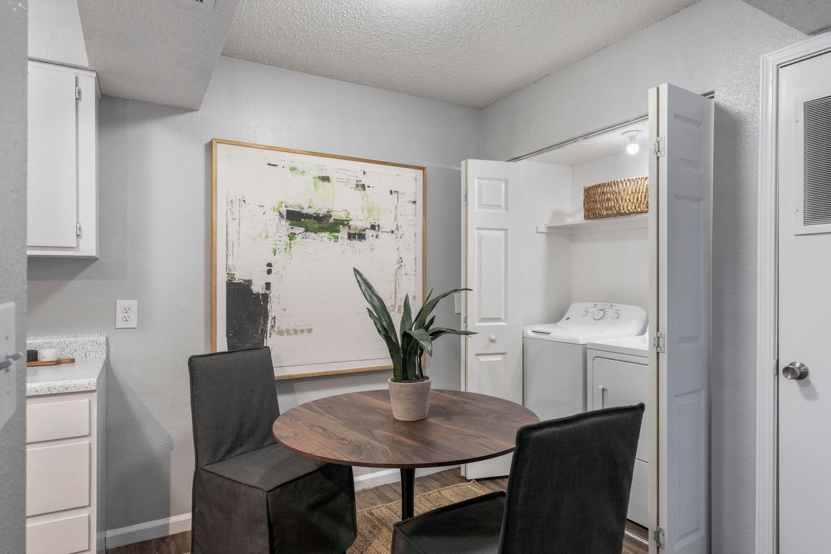 Post Oak Apartments 5 of 24