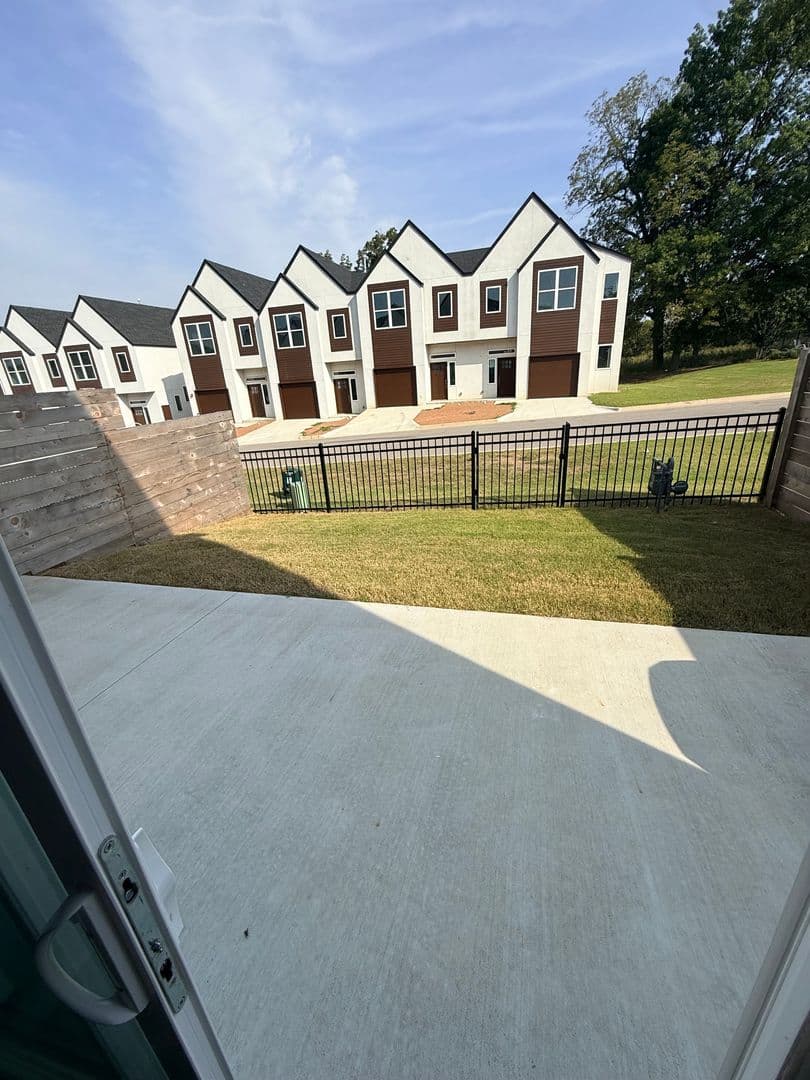 Oak Hill Townhomes 32 of 32