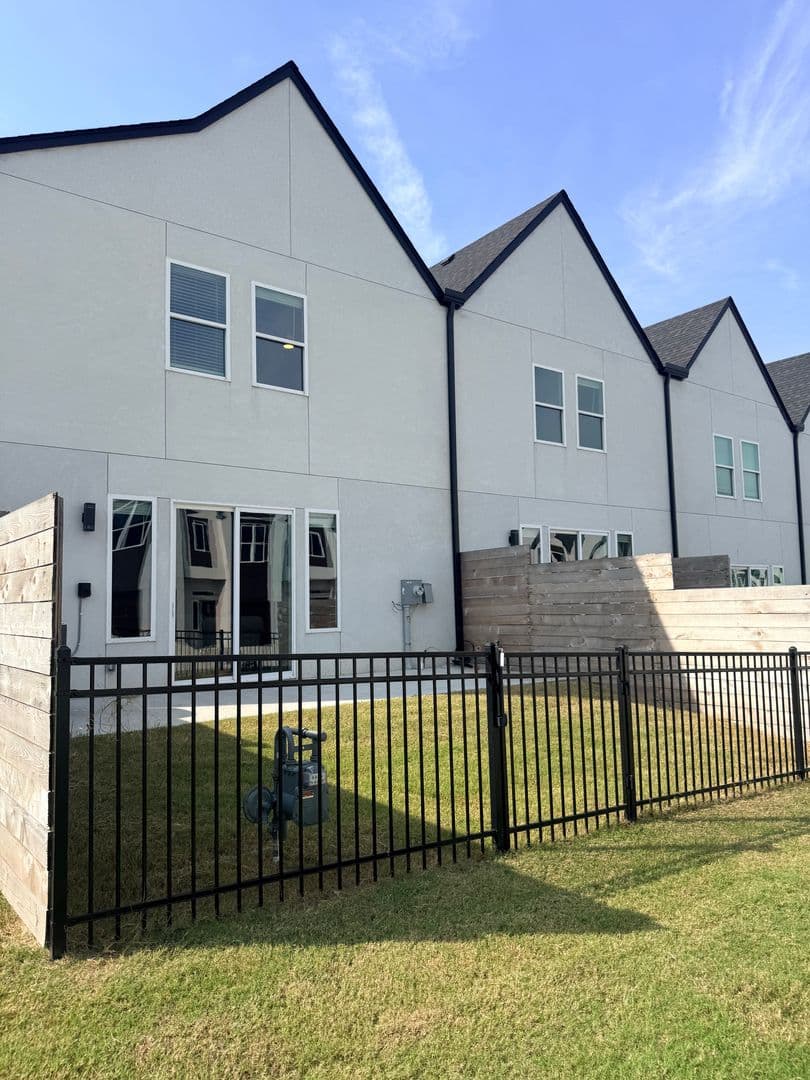 Oak Hill Townhomes 31 of 32