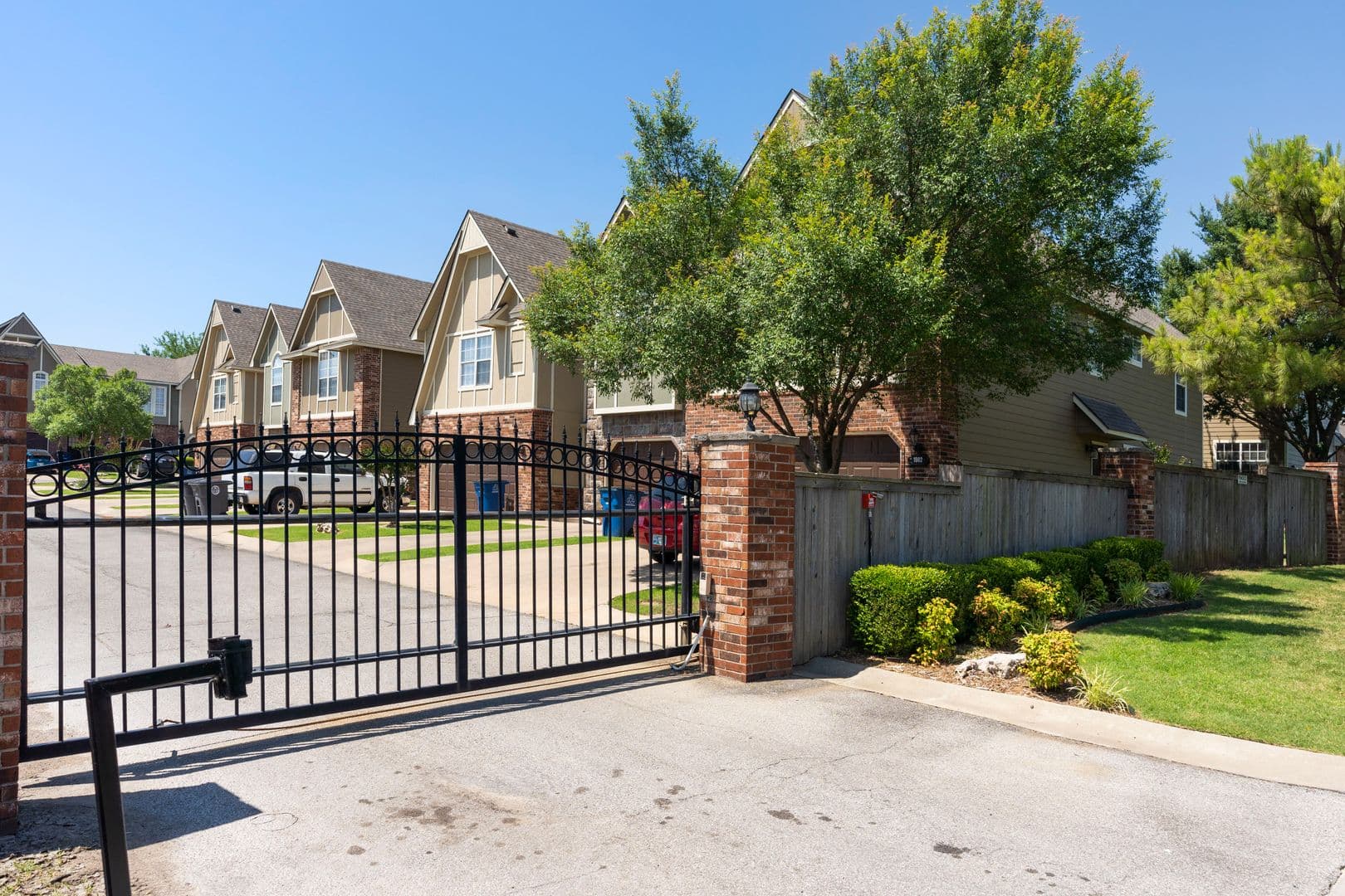 Sydney Court Townhomes 2 of 15