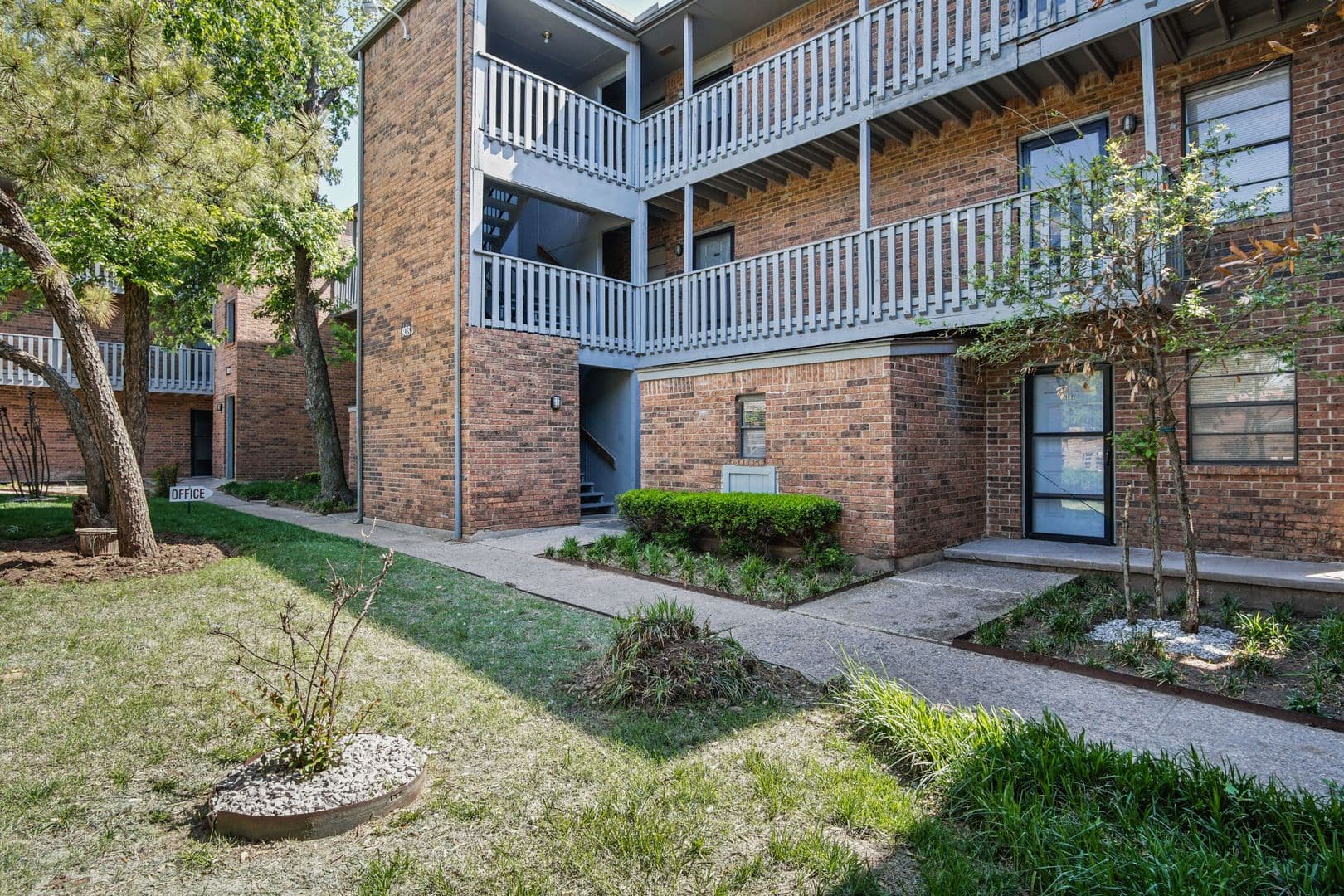 Meridian Place Apartments 15 of 16