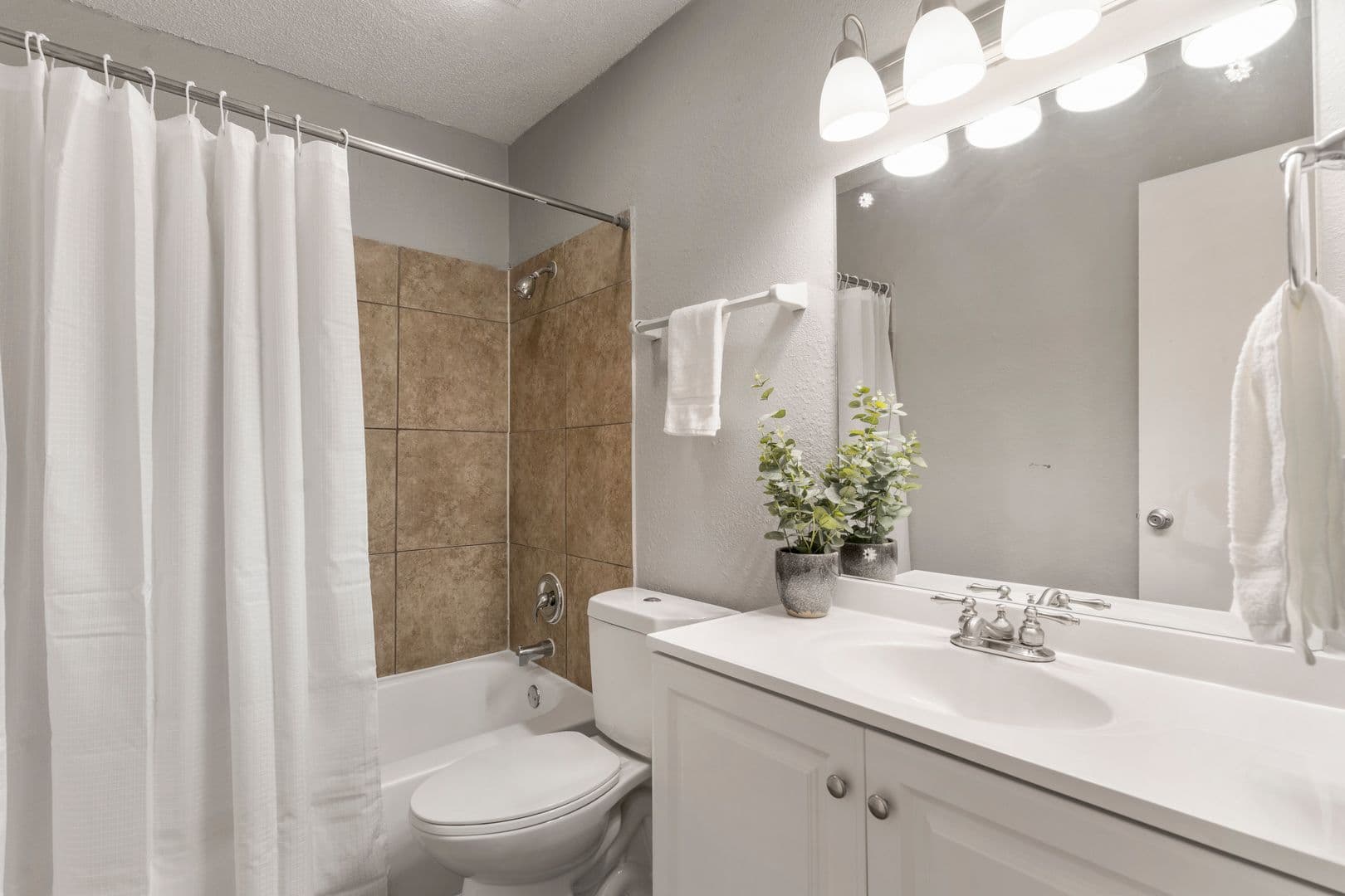 Townhomes @ East 32nd 12 of 15