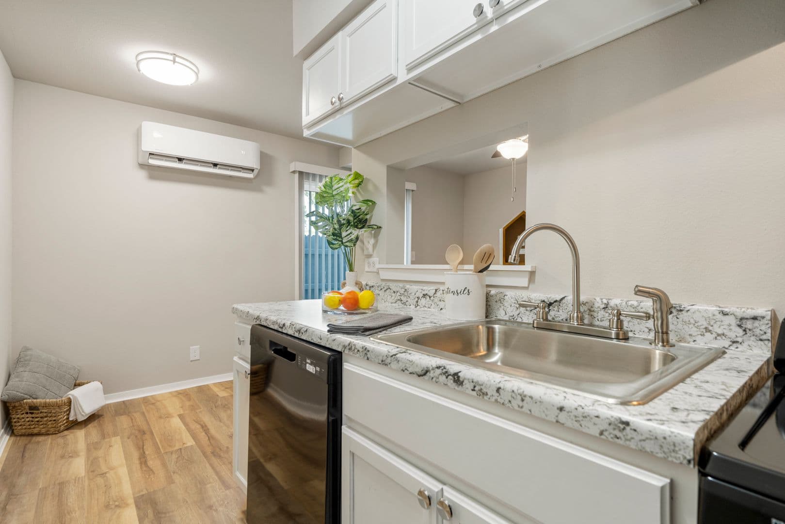 Harpers Lodge Apartments 3 of 14