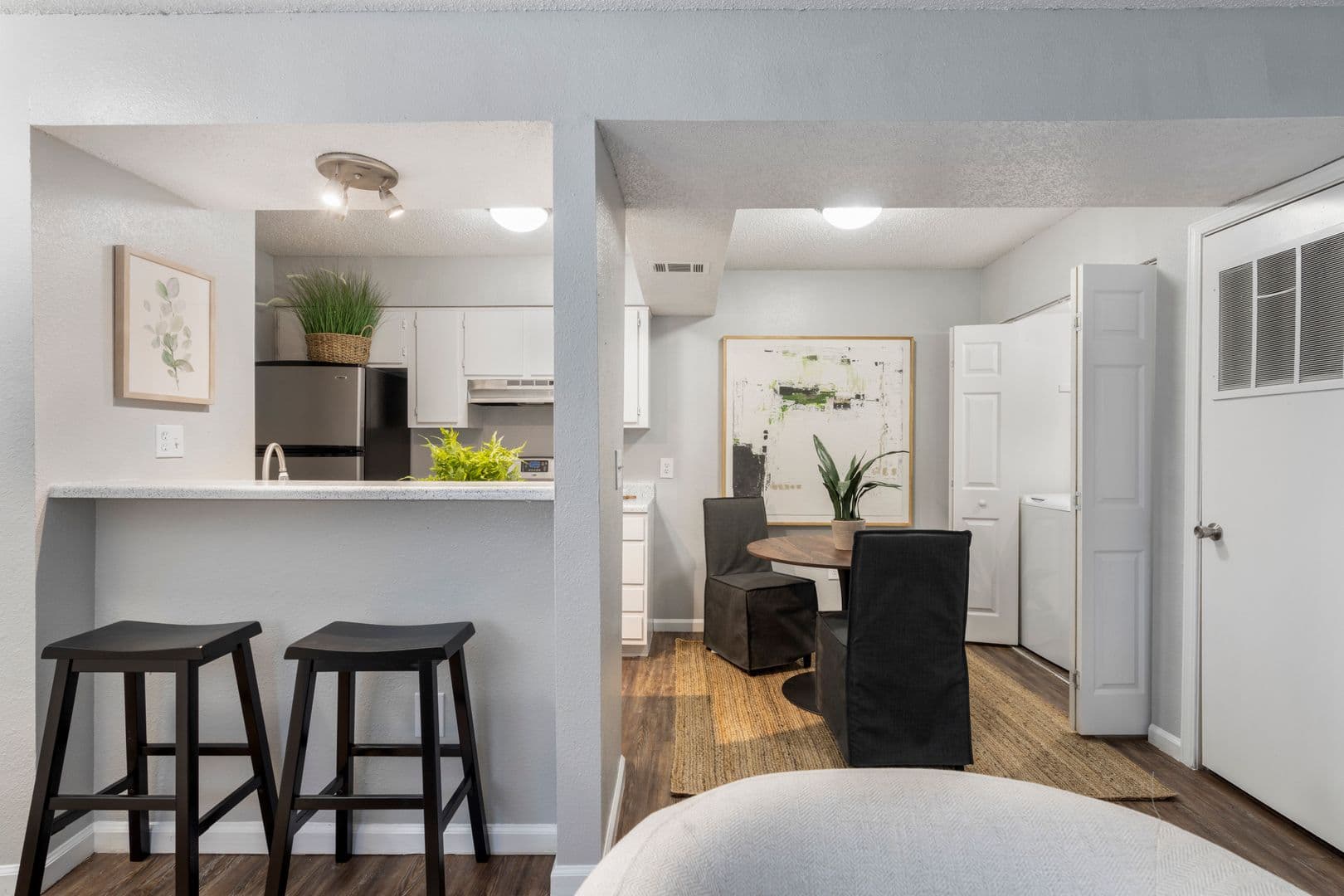 Post Oak Apartments 5 of 28