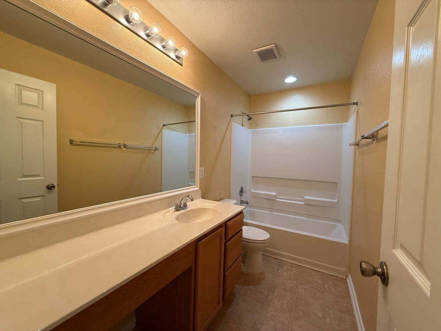 Annette's - 2250 Howry Dr - GTX 28 of 41