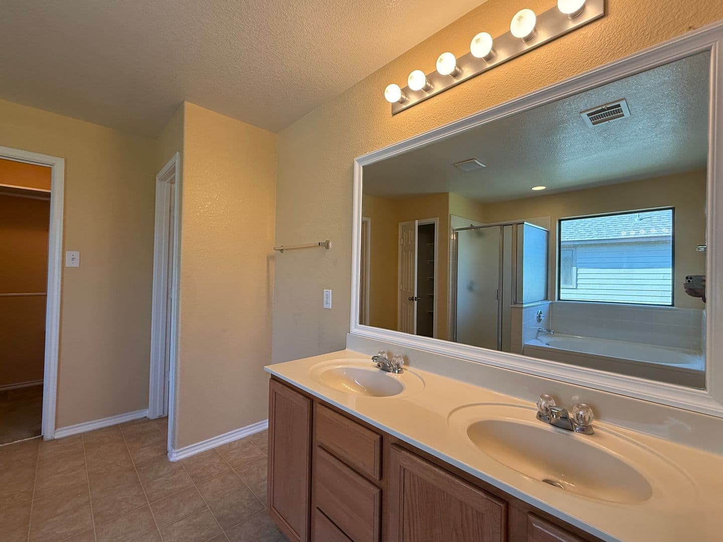 Annette's - 2250 Howry Dr - GTX 26 of 41