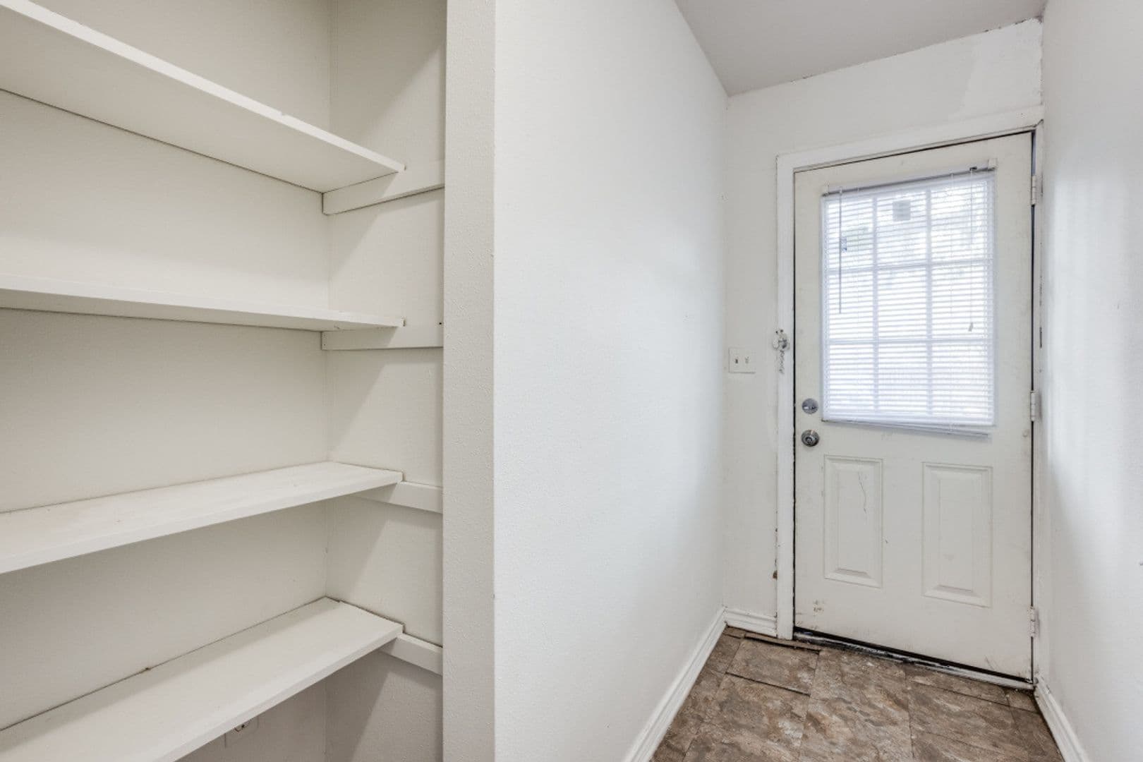 Discover Your Oasis in the Heart of Montrose 7 of 8