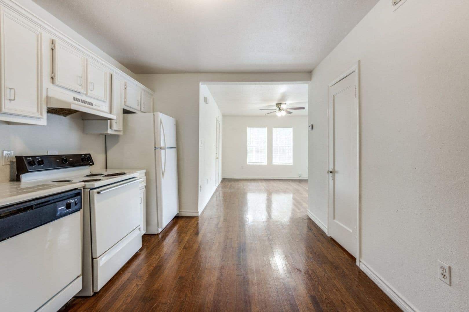 Discover Your Oasis in the Heart of Montrose 8 of 8