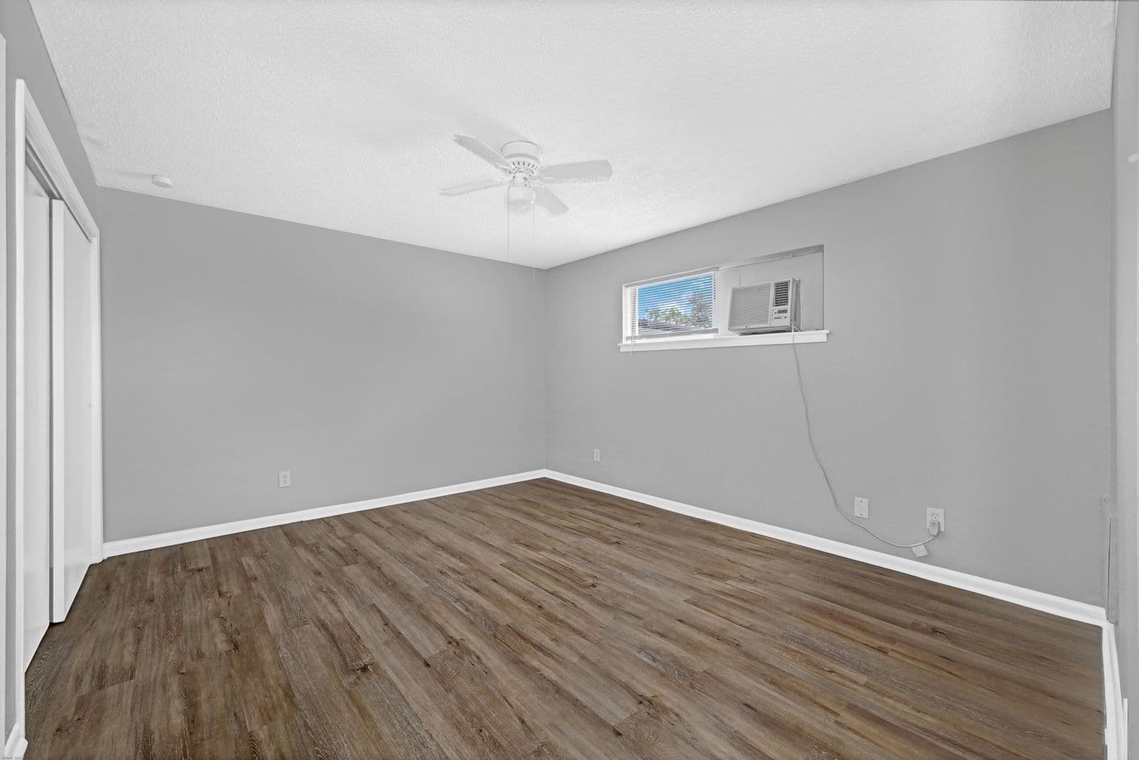 Carolyn Court Apartments 2 of 11