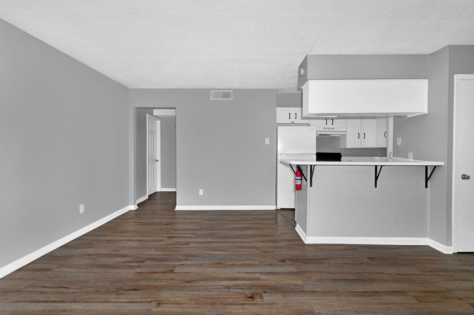 Carolyn Court Apartments 7 of 12