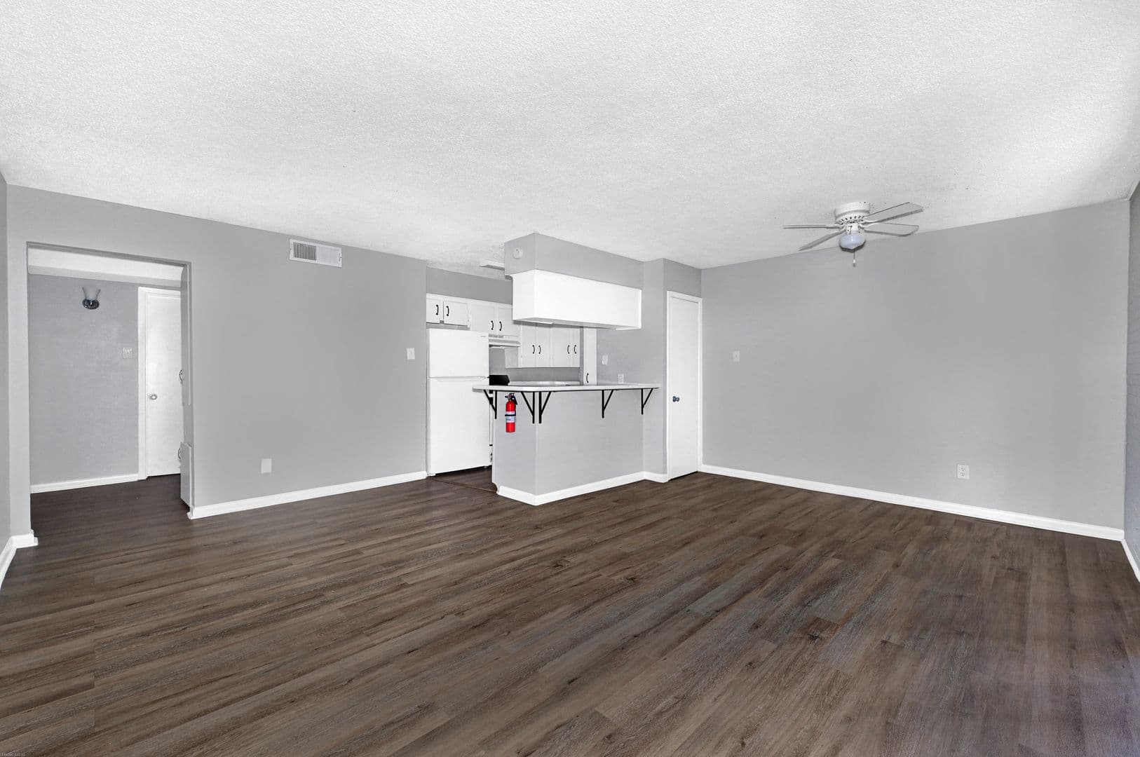 Carolyn Court Apartments 3 of 14