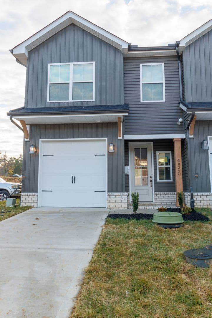 4860 Ancient Glacier Ln. (SM82) 1 of 19