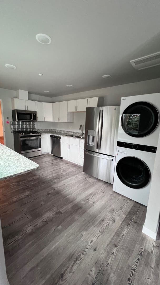 Half Off First Months Rent! Newly Renovated 9 of 16