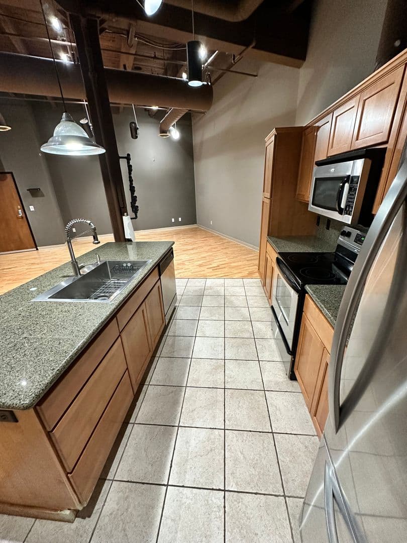 315 W Riverside Ave #305 4 of 12