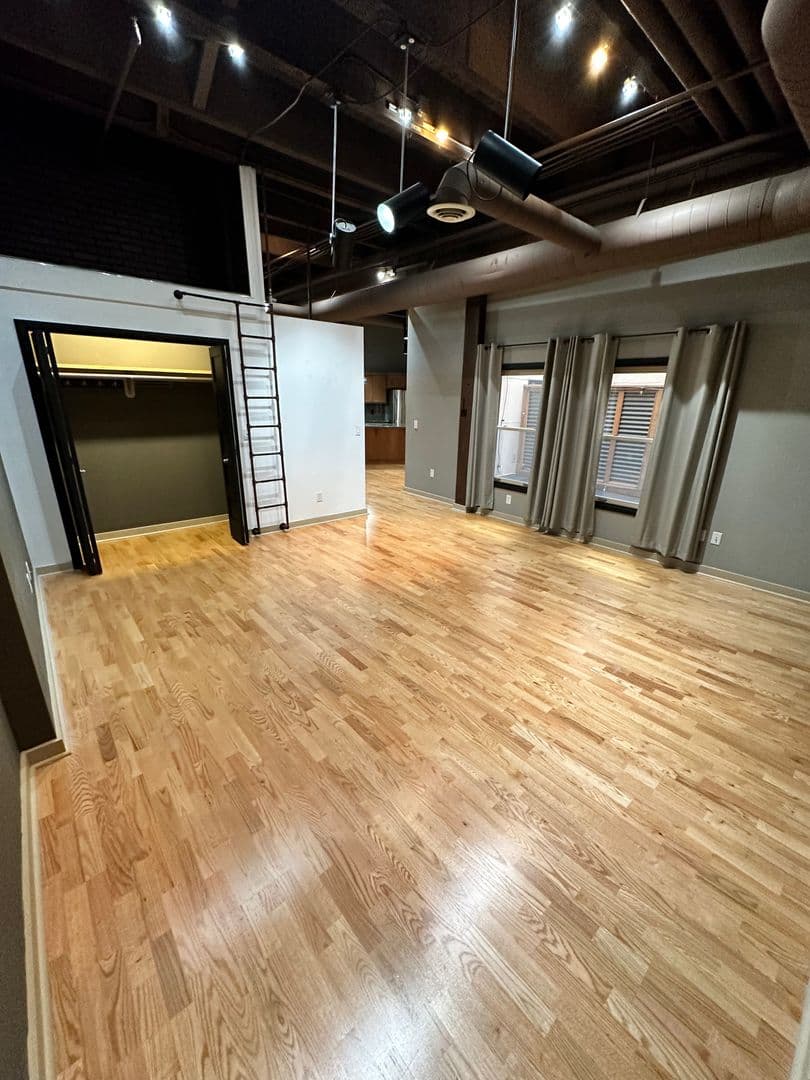 315 W Riverside Ave #305 6 of 12