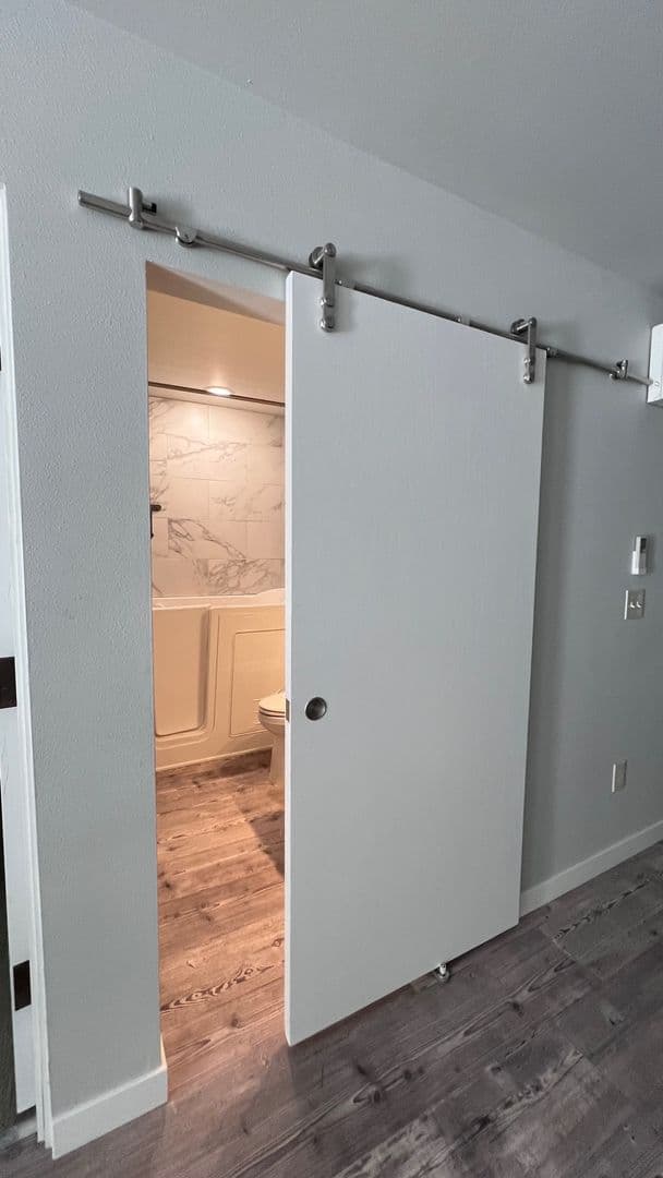 Half Off First Months Rent! Newly Renovated 7 of 16