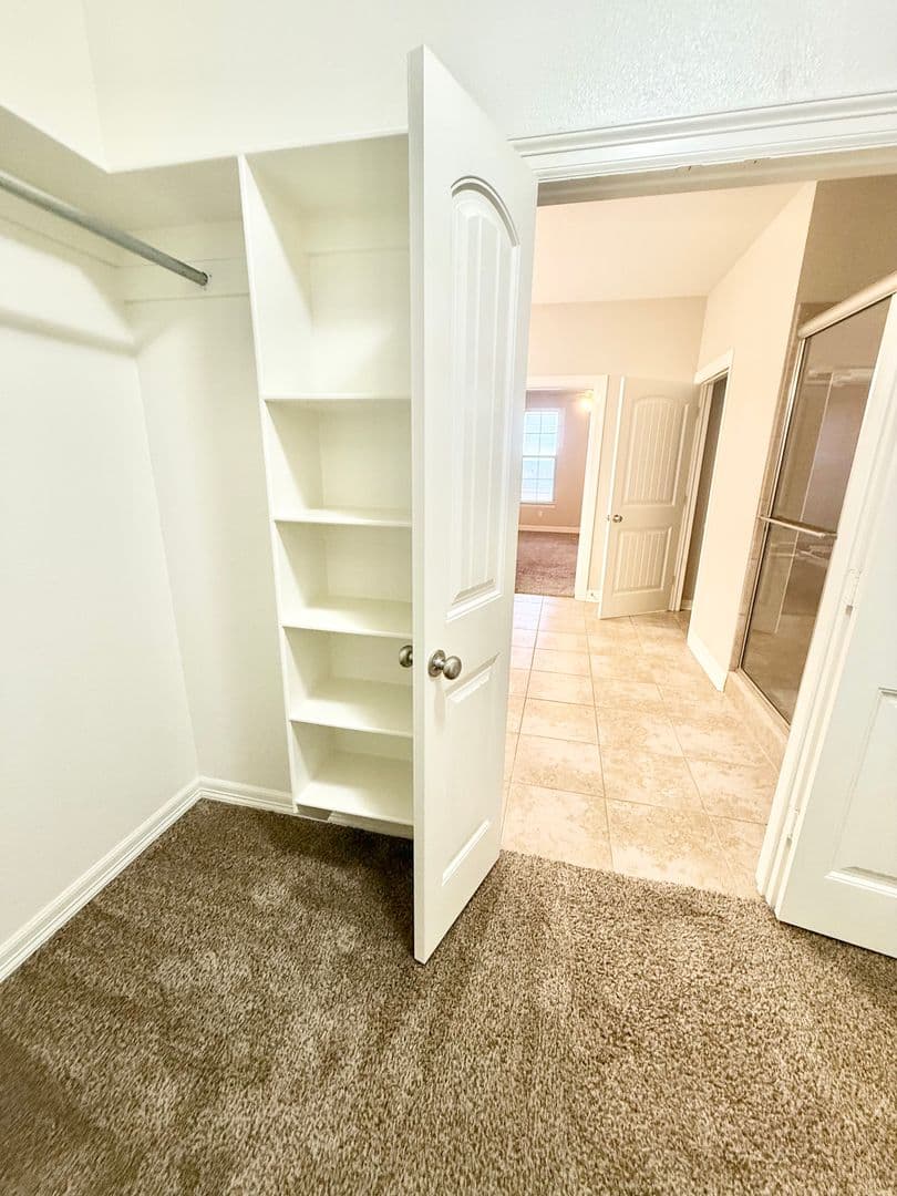 Luxury 3-bed, 2.5-bath!! 14 of 27