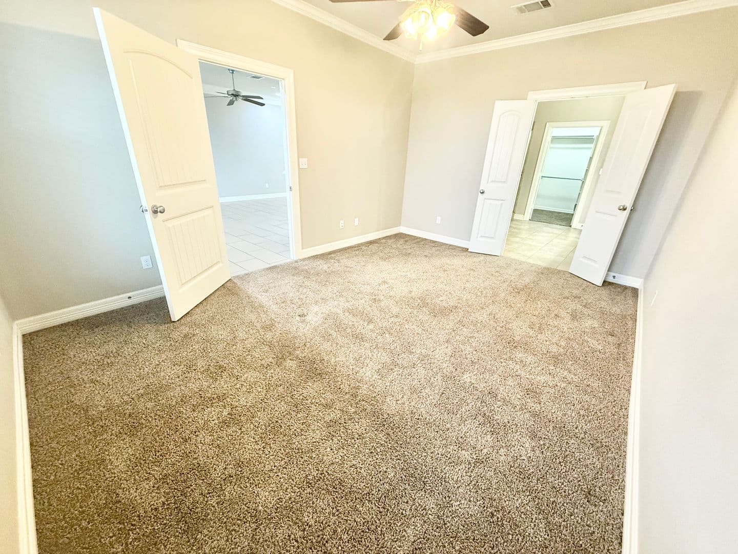 Luxury 3-bed, 2.5-bath!! 11 of 27
