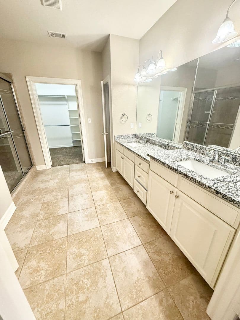 Luxury 3-bed, 2.5-bath!! 12 of 27