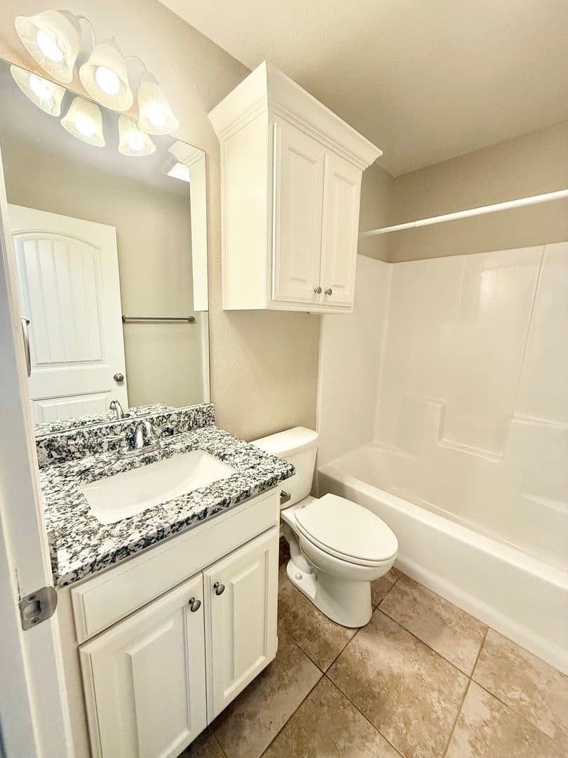 Luxury 3-bed, 2.5-bath!! 18 of 27