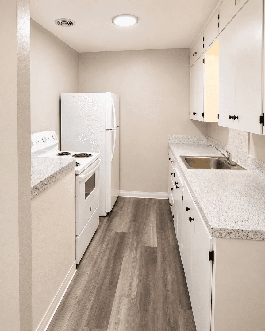 P117 - Gardenside Apartments 2 of 23