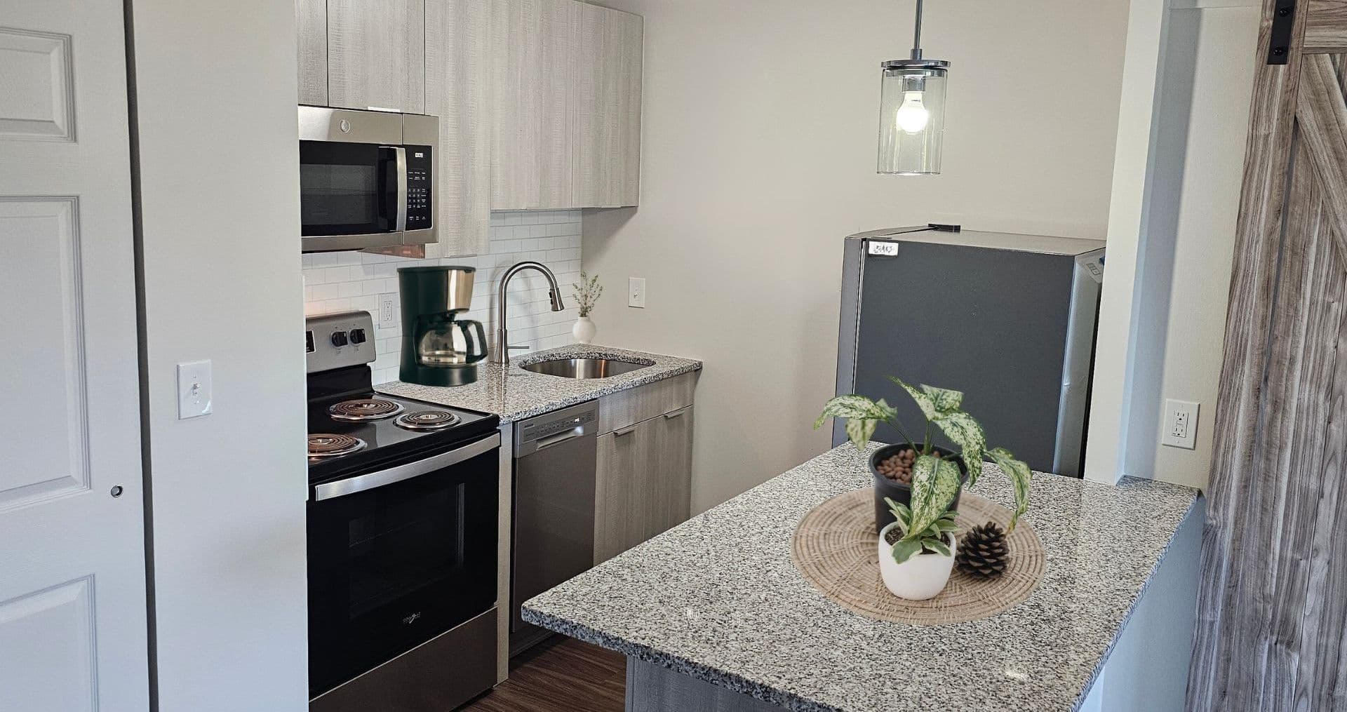 Center Square Apartments 4 of 4