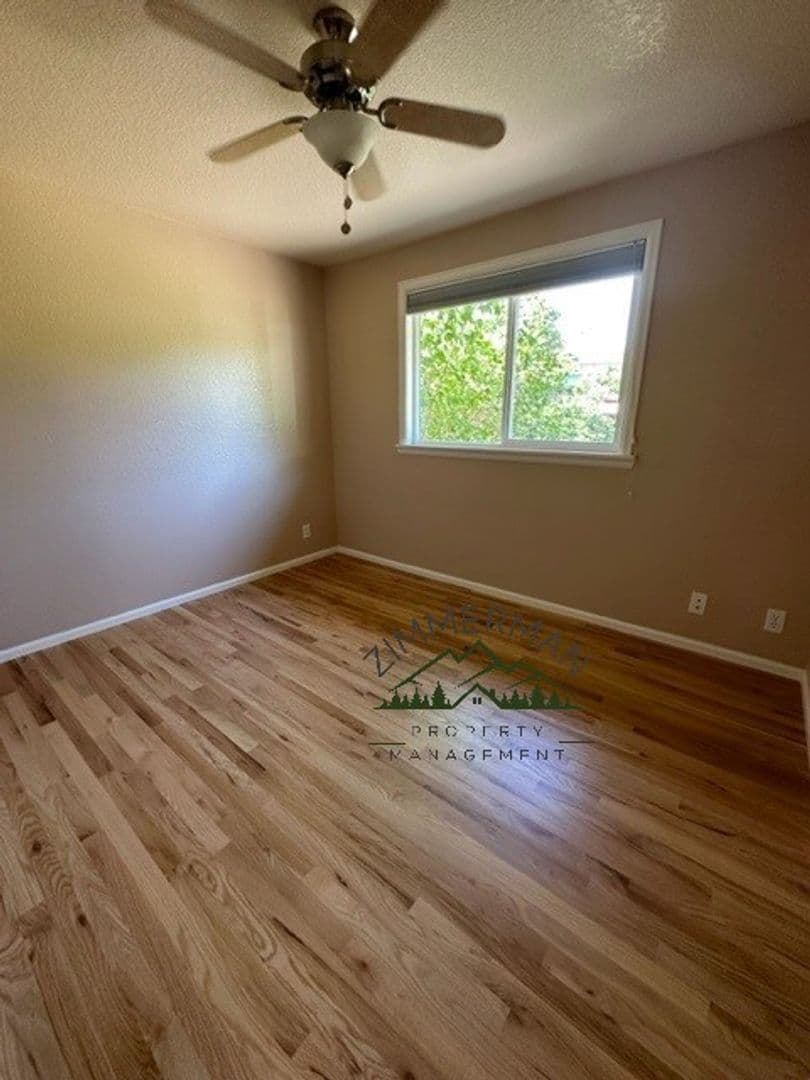 1060 Randall St. 9 of 11