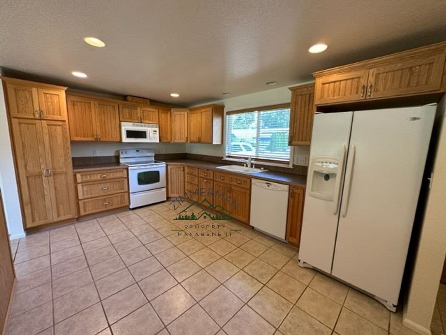 1060 Randall St. 4 of 11