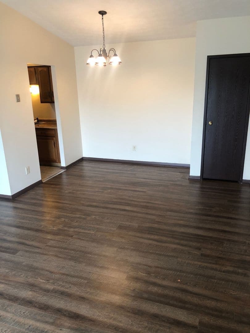 Yearling Court Apartments 4 of 11