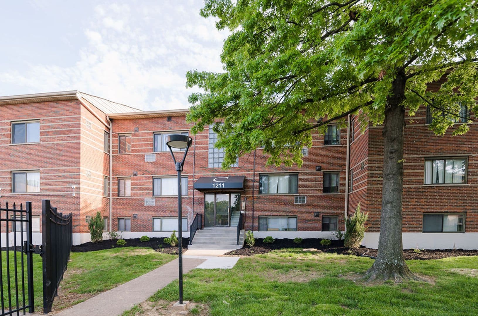 The Courtyard at Park Hills 18 of 20