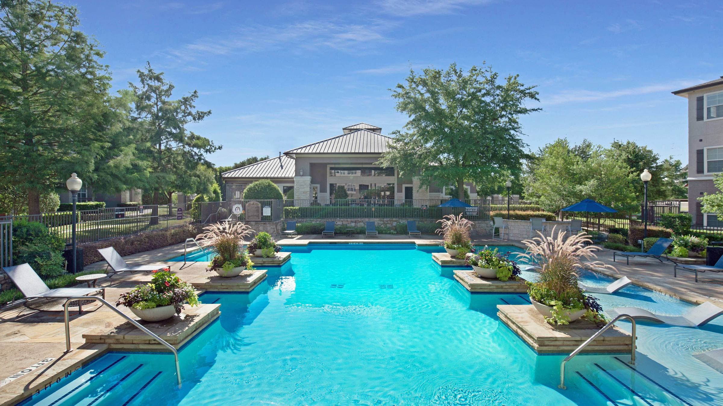 Villa Lago 1 of 1