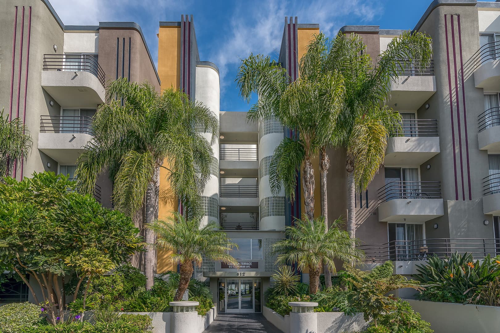 Essex Properties At Miracle Mile 3 of 3